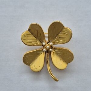 Danecraft gold tone four leaf clover brooch pin